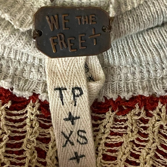 Free People long sleeve sweater size XSMALL - Picture 7 of 9